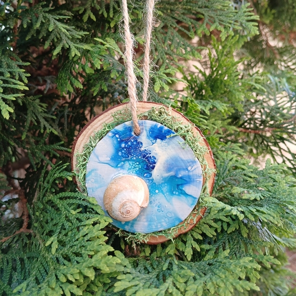 "Down by the Sea" Hanging Wooden Pour Painted Sharks Eye Arcylic Ornament Decor - Picture 2 of 6